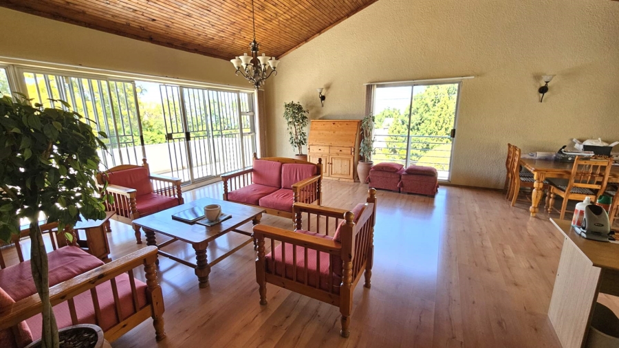 6 Bedroom Property for Sale in Schoemansville North West